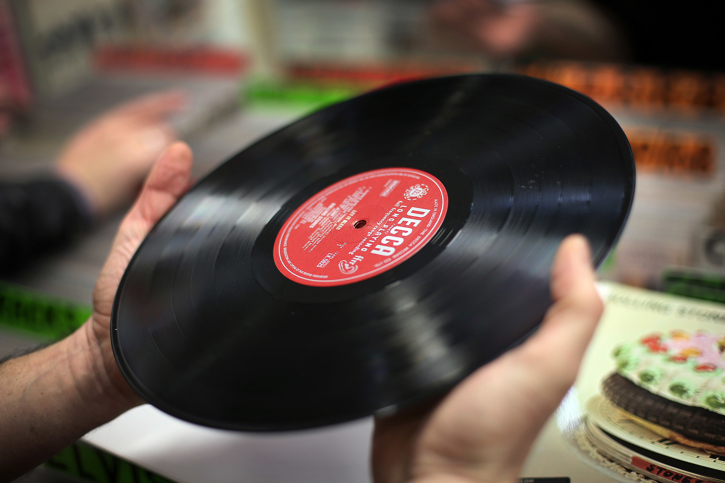 Record Enthusiasts Gather At Musicmania Record Fair 2015